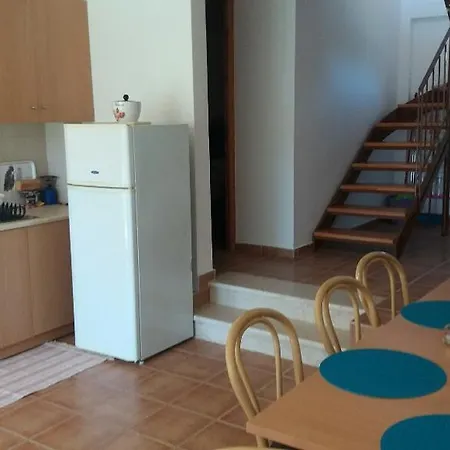 Politeia Houses בית נופש *